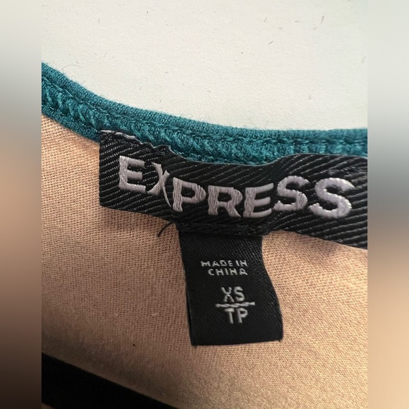 Express - Green Lace Top - Picture 3 of 3